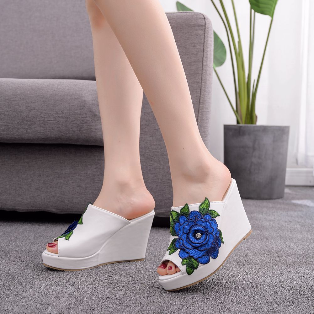 Damen-Sandalen mit Blumenmuste – Queen Street Fashion Bewertung und Preis
